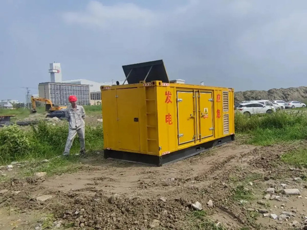 滨城200KW柴油发电机机组每小时的油耗量受哪些因素影响？